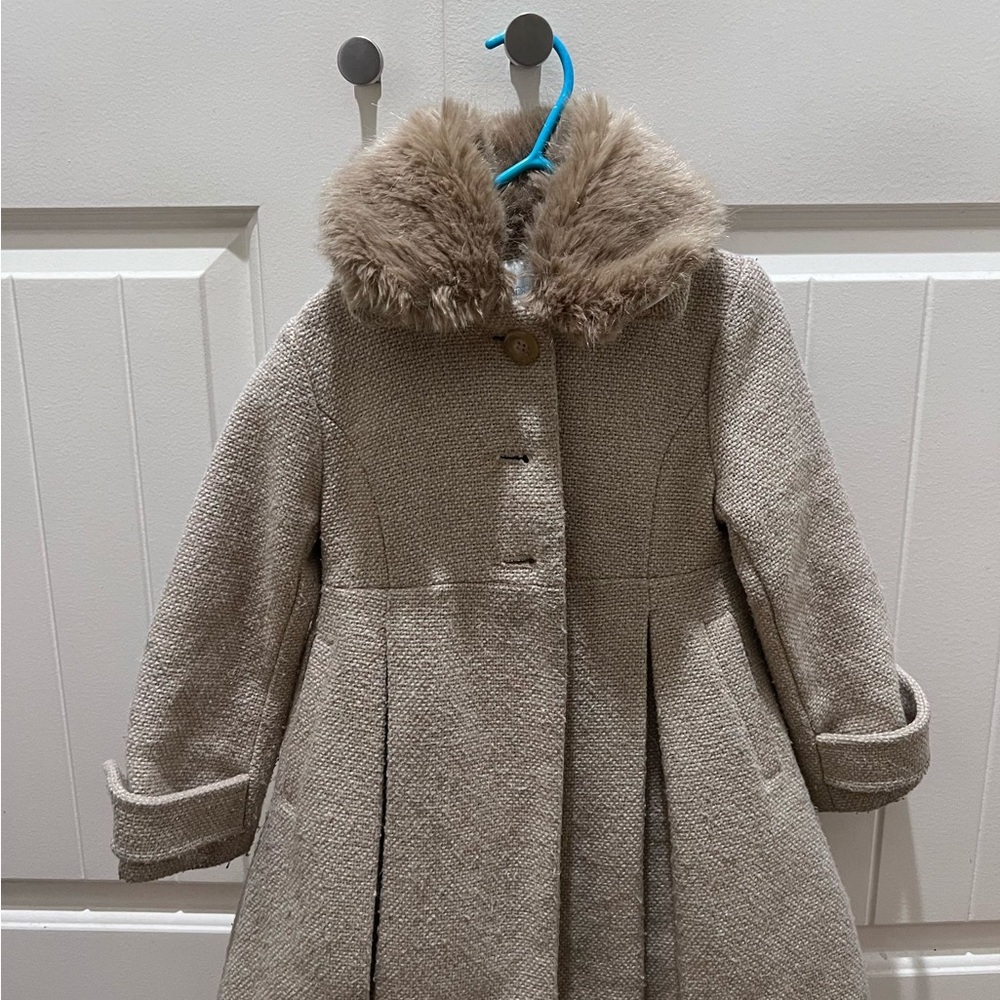 Stylish Tan Kids Coat with Faux Fur Collar